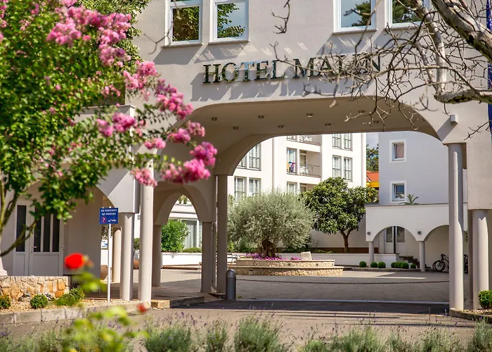 Hotel Malin 4*